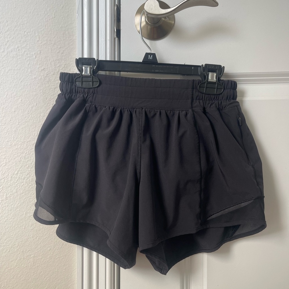 Women's Black lululemon Hotty hot high rise lined short 4”